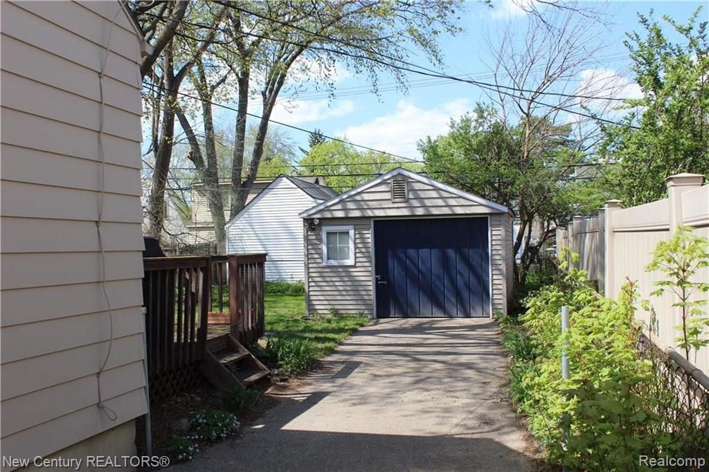 225 East Webster Road Royal Oak, MI 48073 - Photo 2 of 18