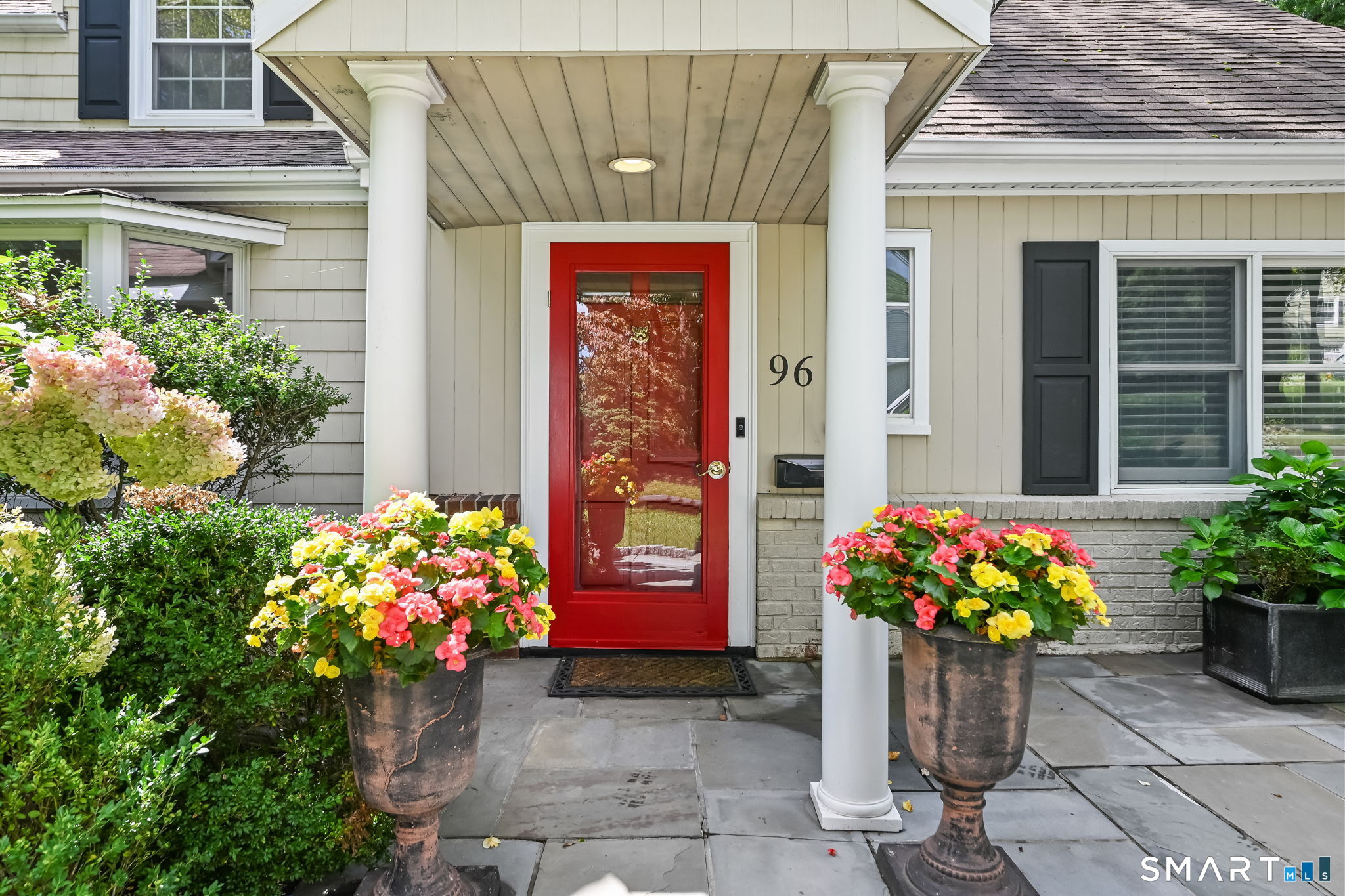 96 Turner Road Stamford, CT 06905 - Photo 2 of 37 Gallery Image 2