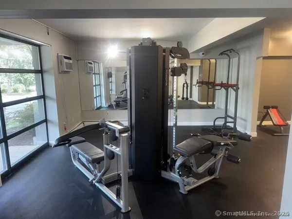 $1,975 | 891 West Boulevard, Unit 320, Hartford, CT 06105