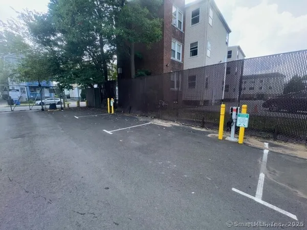 $1,975 | 891 West Boulevard, Unit 320, Hartford, CT 06105