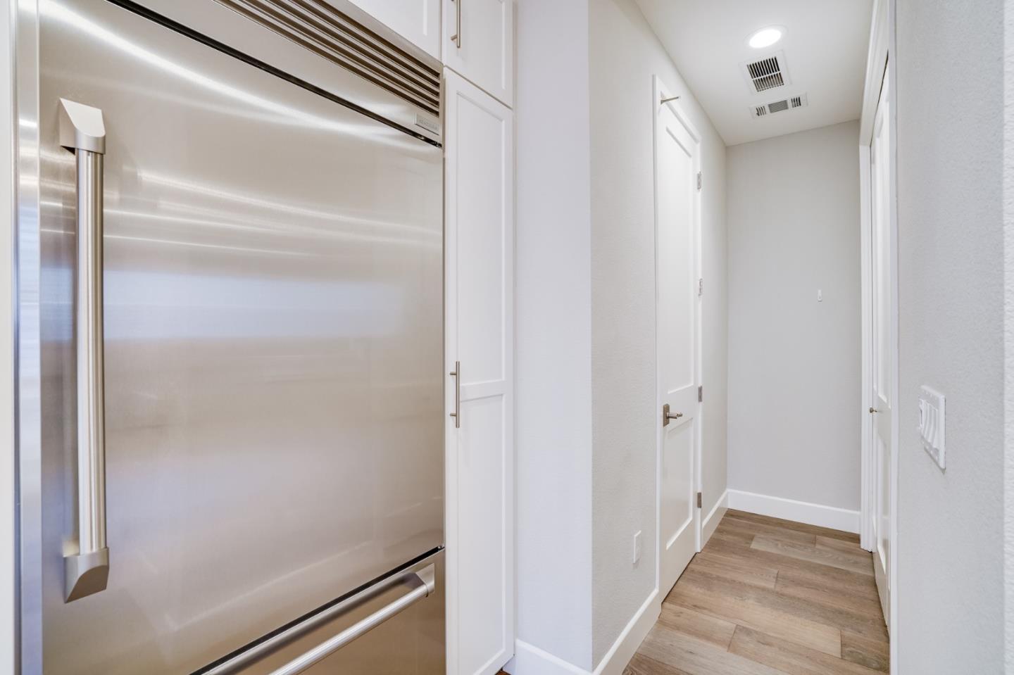 416 Neves Road San Mateo, CA 94403 - Photo 20 of 40 a view of a hallway