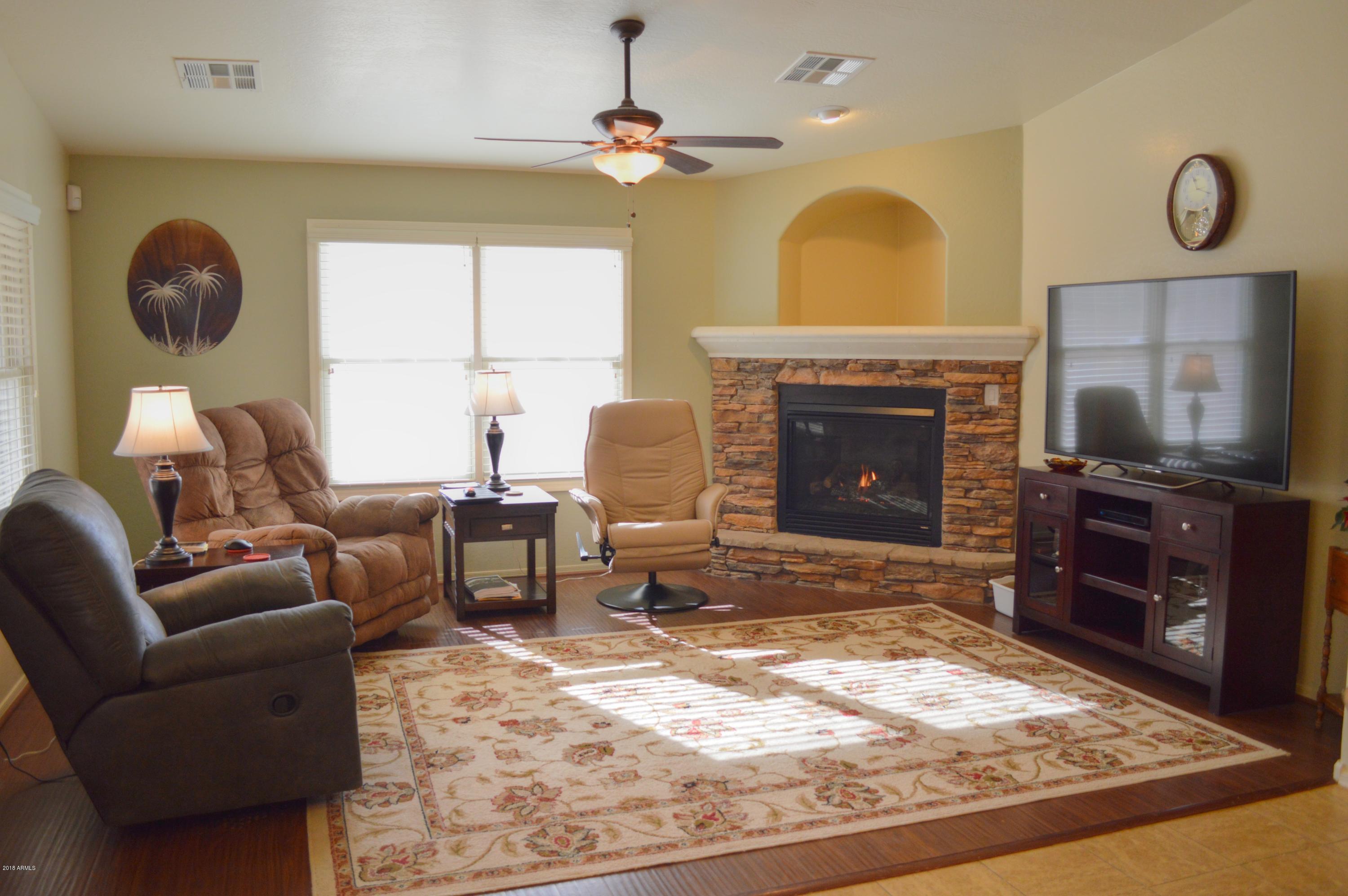 18249 West Bridger Street Surprise, AZ 85388 - Photo 9 of 32 Bridger greatroom