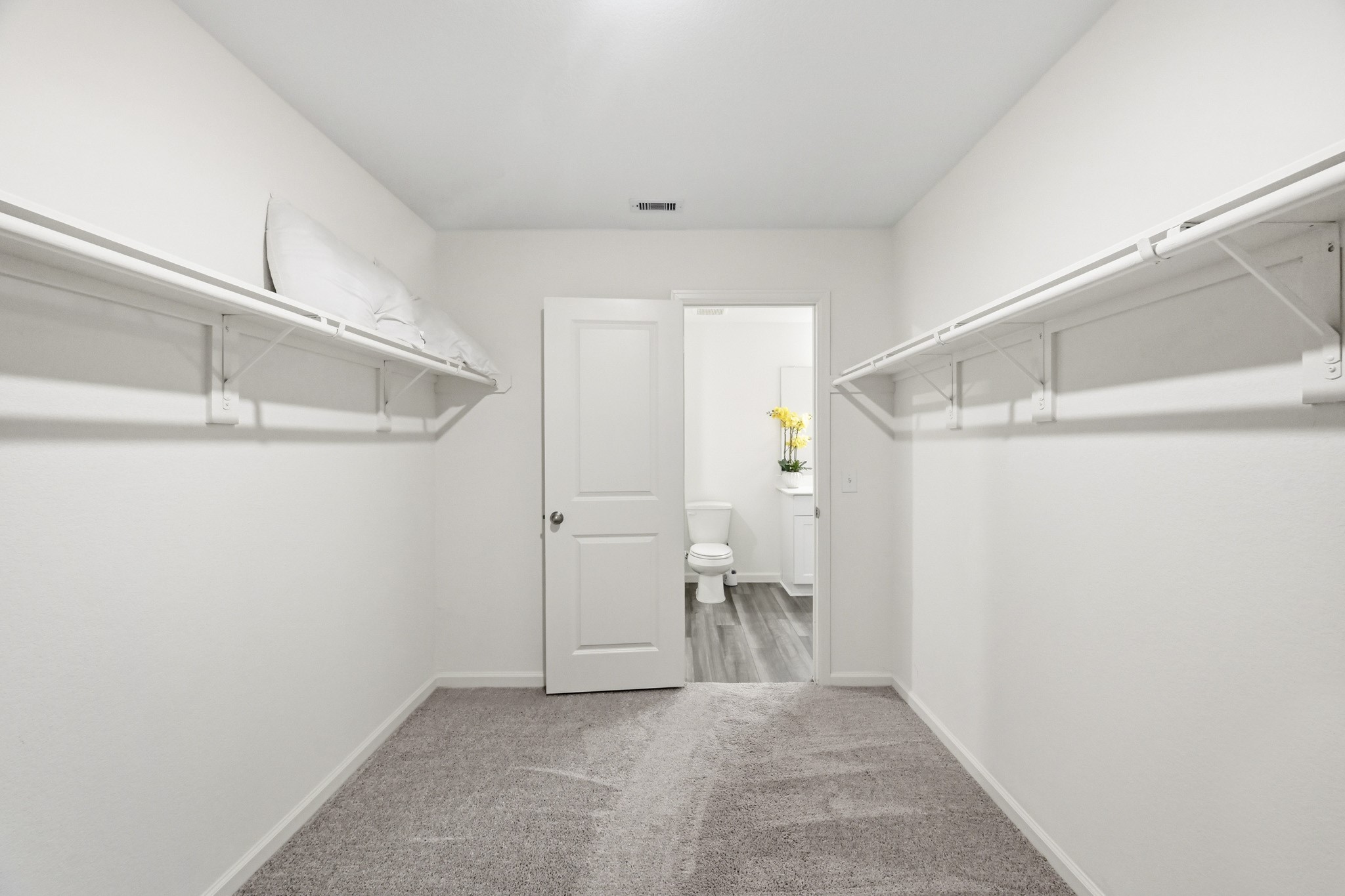 7207 Evitale Way Houston, TX 77049 - Photo 35 of 43 a view of a hallway