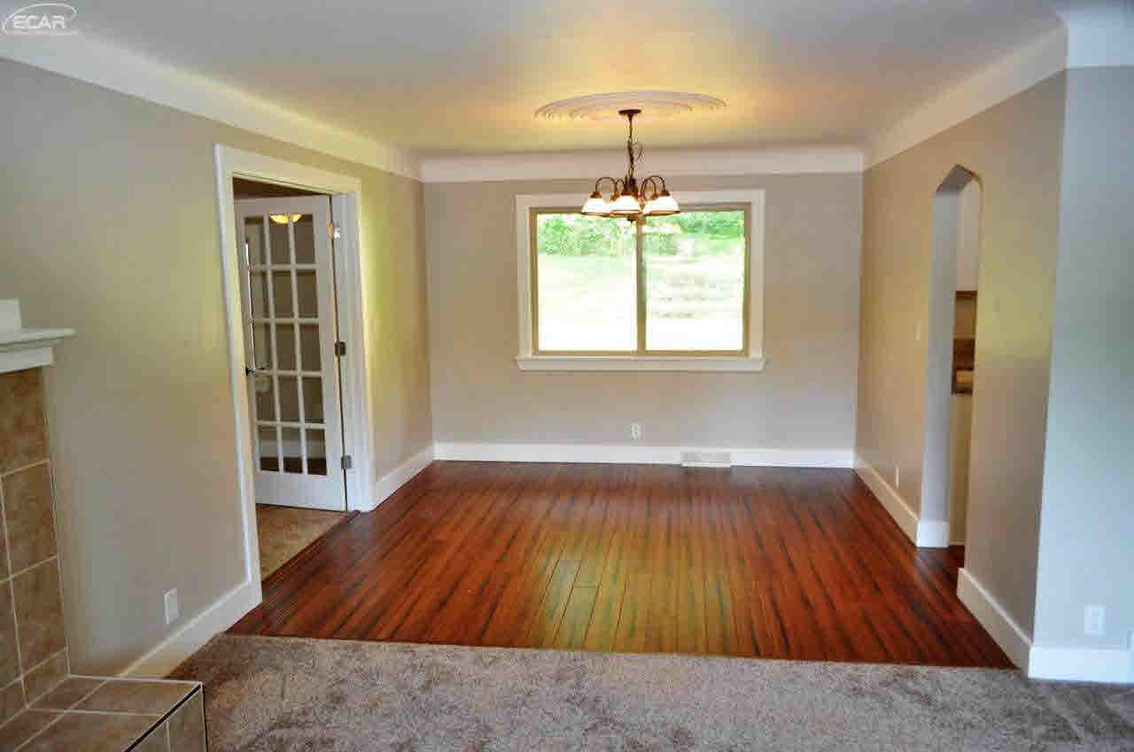 12422 White Lake Road Fenton, MI 48430 - Photo 6 of 47 21246896-5.JPG