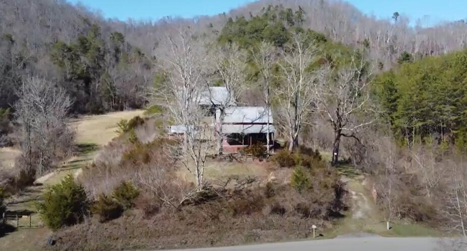7600 Caney Valley Road Tazewell, TN 37879 - Photo 2 of 41 front of house