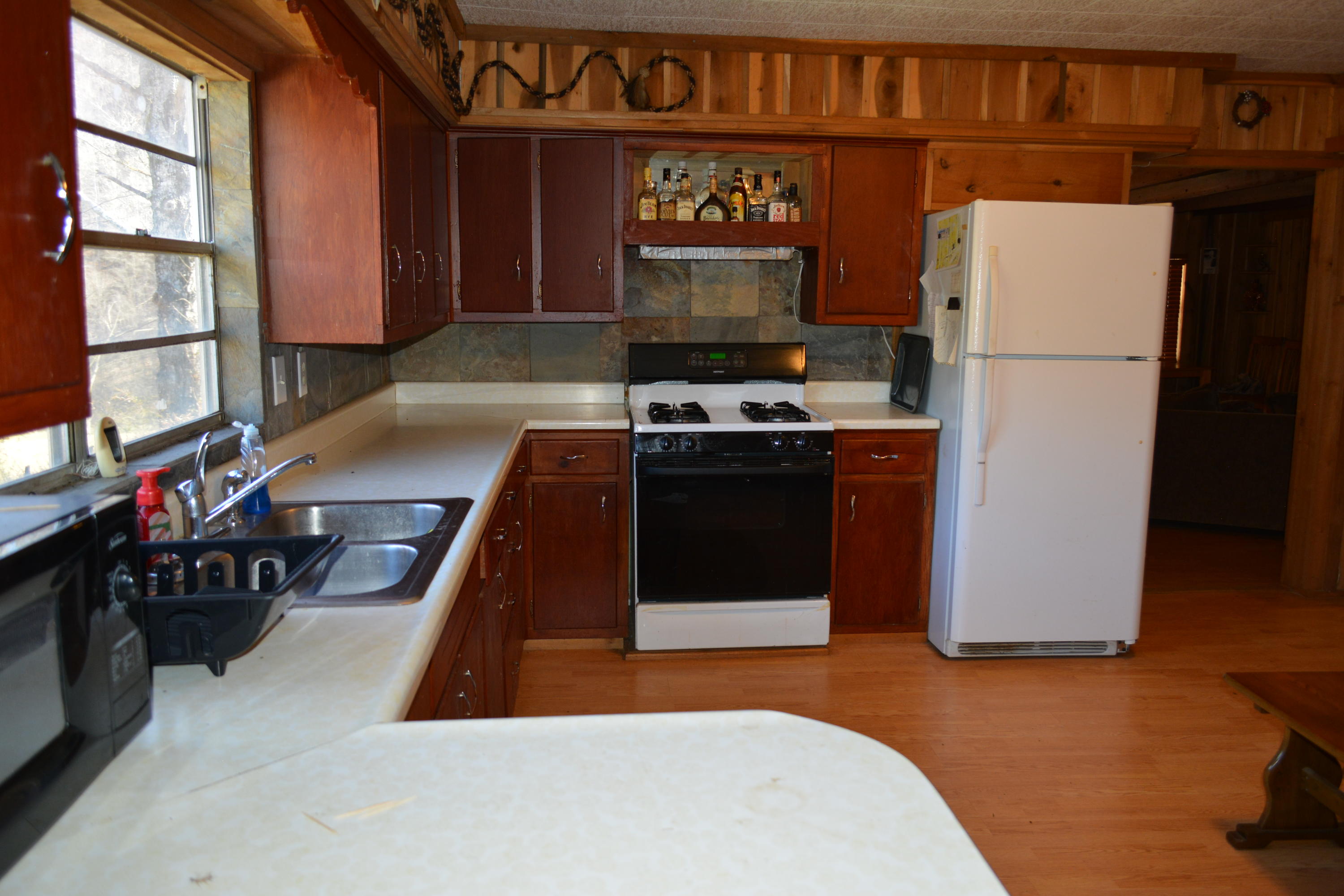 7600 Caney Valley Road Tazewell, TN 37879 - Photo 4 of 41 DSC_0055