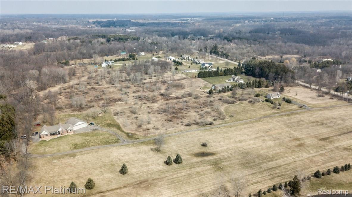 259 North Hughes Road Howell, MI 48843 - Photo 67 of 75 68_77.jpg