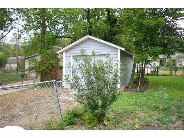 1708 Madison Avenue Austin, TX 78757 - Photo 17 of 20 a backyard of a house with plants and large tree