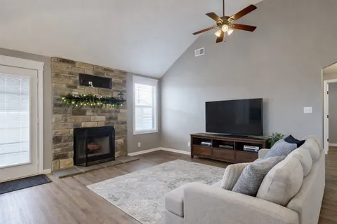 $312,599 | 1175 Freedom Drive, Clarksville, TN 37042