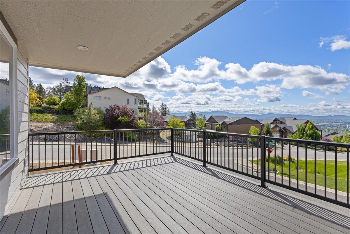 8930 East Ridgeline Lane Spokane, WA 99217 - Photo 3 of 33