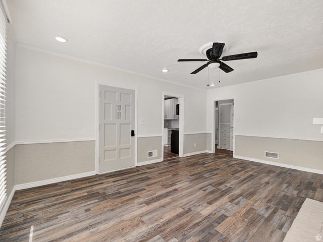74 South 300 East Springville, UT 84663 - Photo 6 of 48 Spacious living area featuring wood-finish flooring, recessed lighting, and a modern ceiling fan