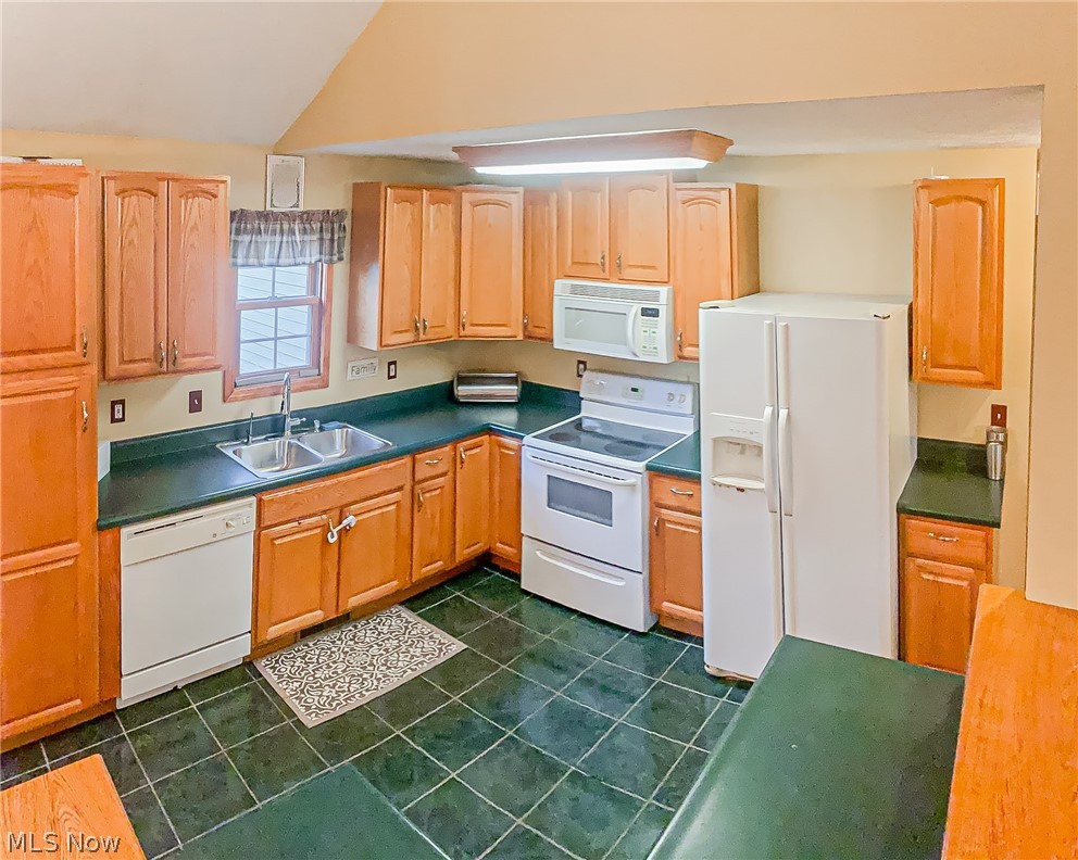 2139 Moore Road Orwell, OH 44076 - Photo 7 of 33 Gallery Image 7