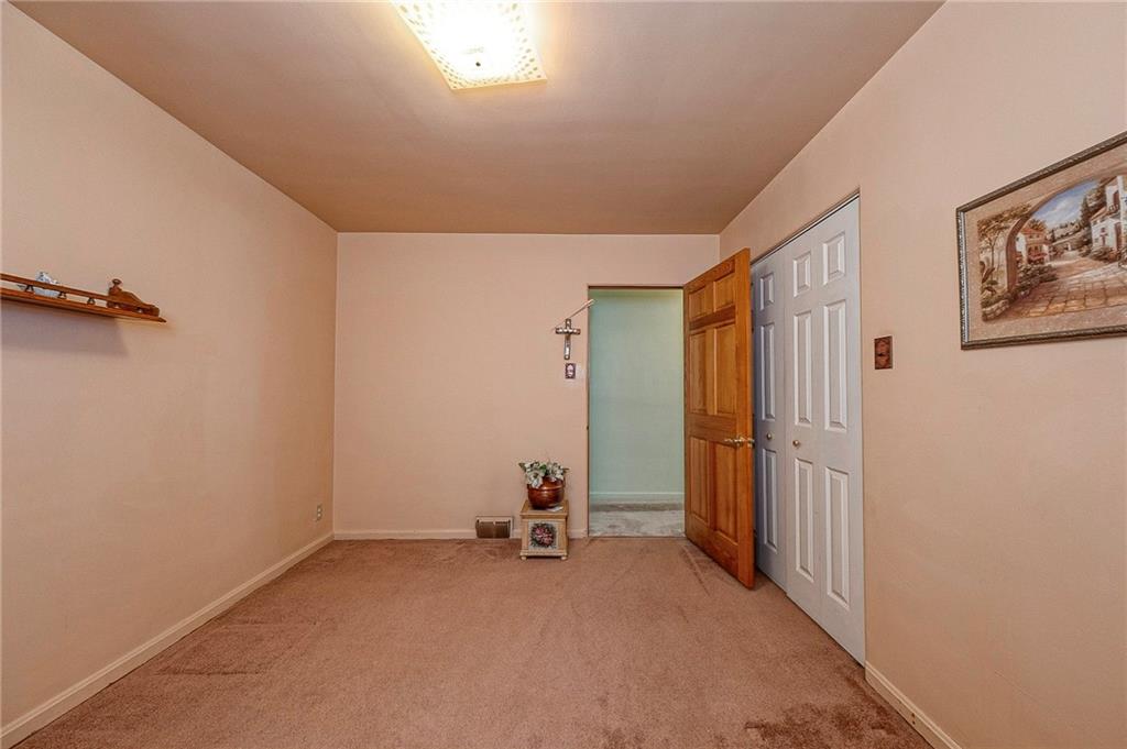 699 Kaye Avenue Monaca, PA 15061 - Photo 21 of 43 a view of a room with gym equipment