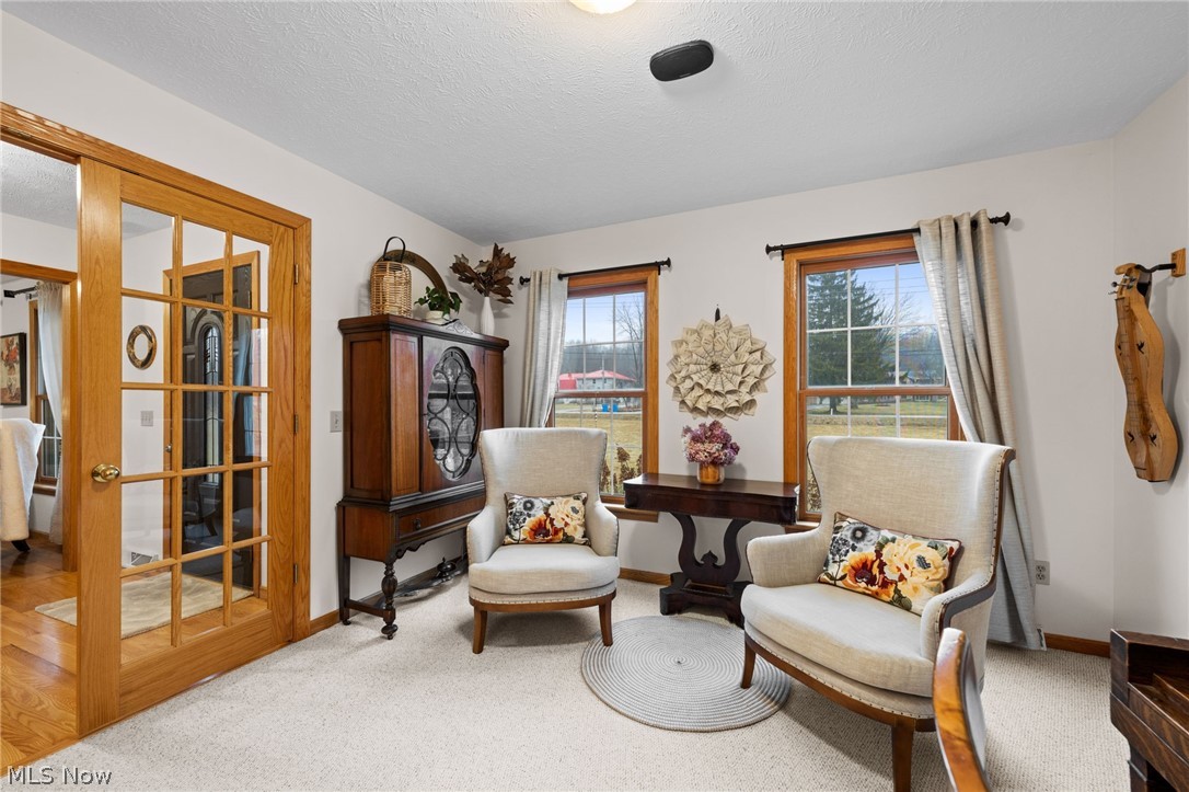 10960 Auburn Road Chardon, OH 44024 - Photo 7 of 50 Living/Sitting Room