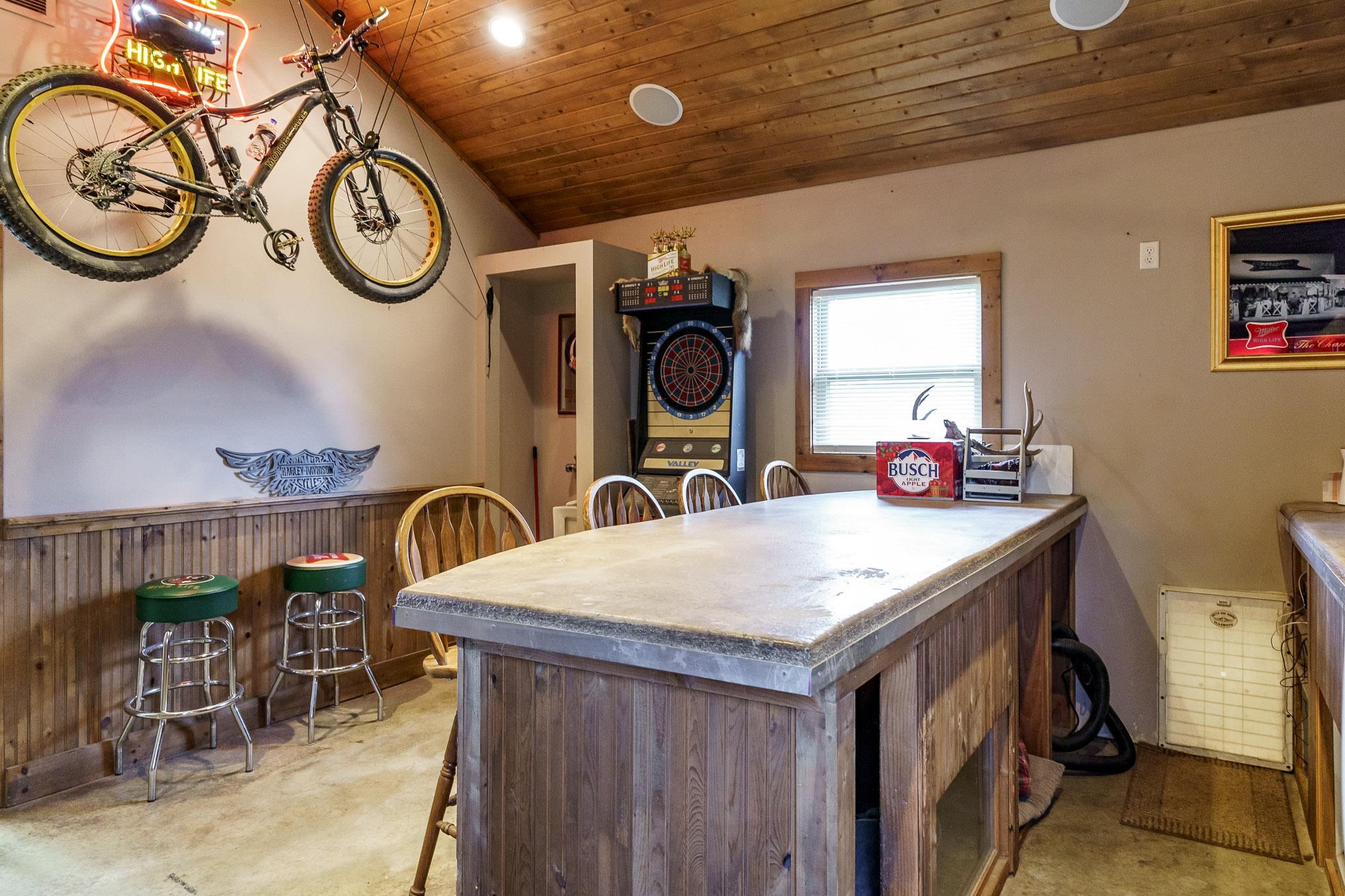 2615 Graham Road Belvidere, IL 61008 - Photo 24 of 39 a kitchen with a table and chairs