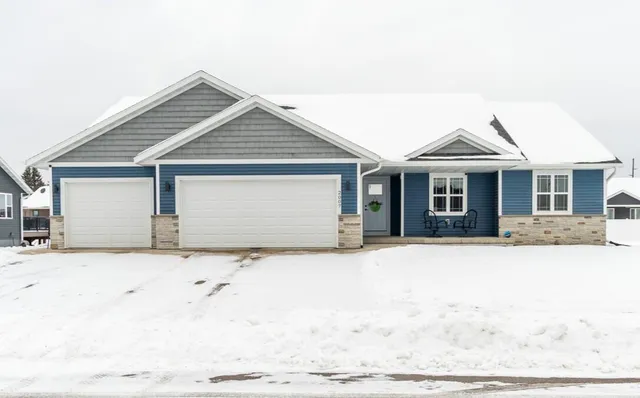 $464,900 | 2007 Spakenburg Road, Holmen, WI 54636