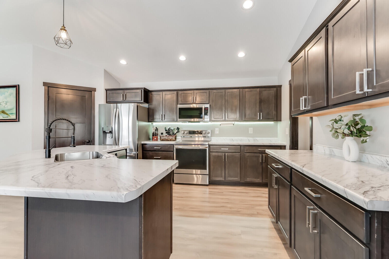 2007 Spakenburg Road Holmen, WI 54636 - Photo 12 of 42 19_2007SpakenburgRd_Kitchen2_mls