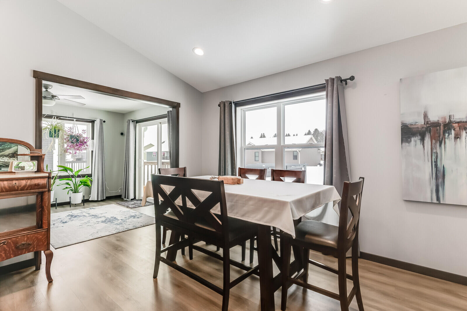 2007 Spakenburg Road Holmen, WI 54636 - Photo 15 of 42 22_2007SpakenburgRd_Dinette1_mls