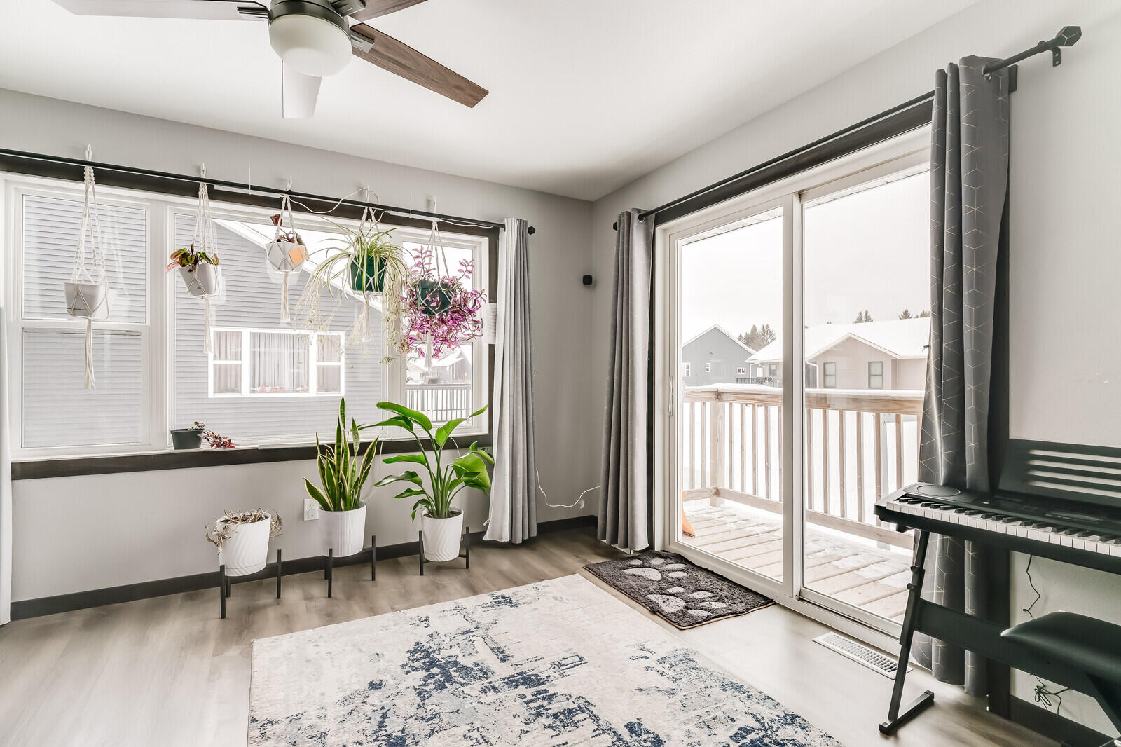 2007 Spakenburg Road Holmen, WI 54636 - Photo 18 of 42 24_2007SpakenburgRd_Sunroom1_mls