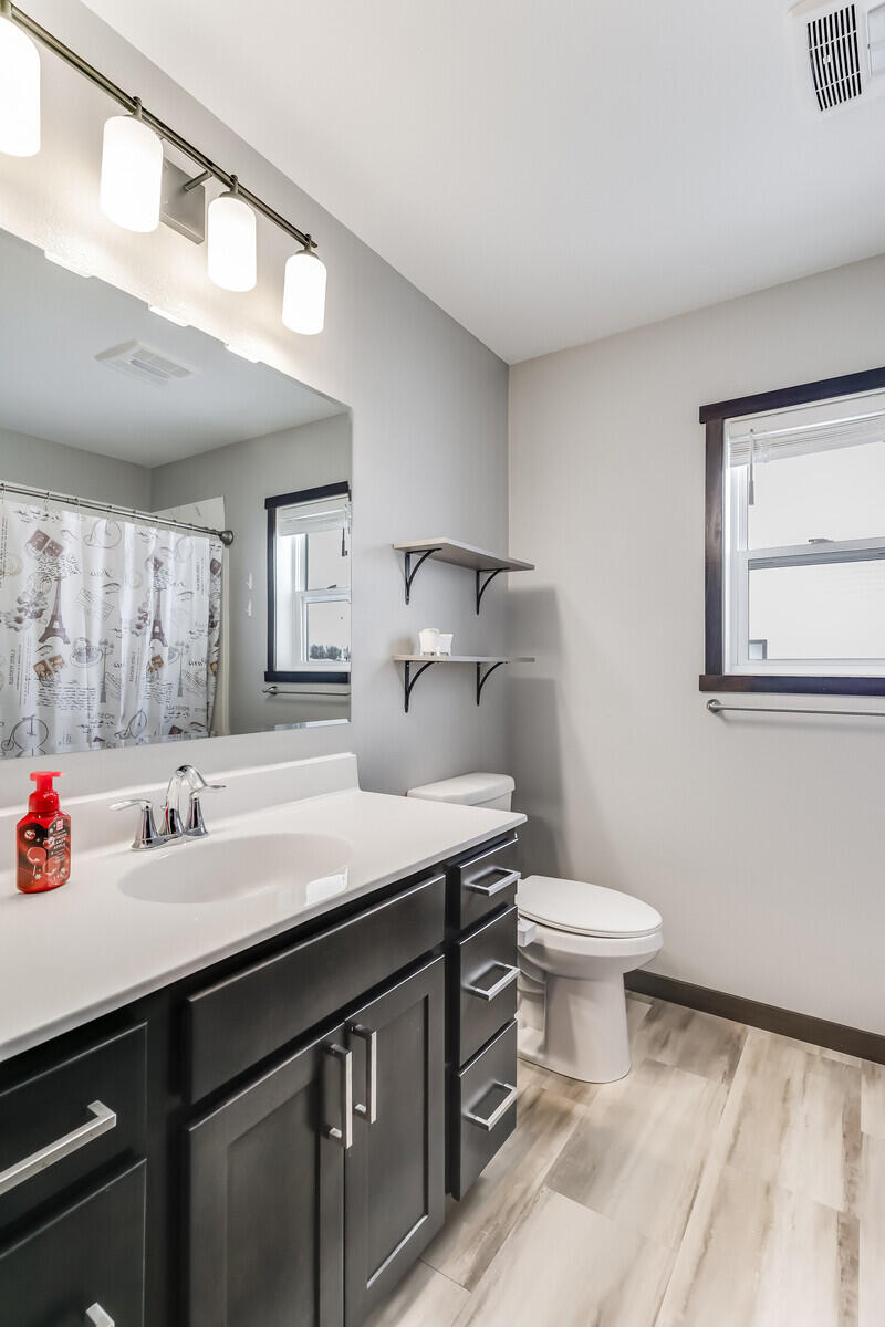 2007 Spakenburg Road Holmen, WI 54636 - Photo 27 of 42 29_2007SpakenburgRd_Bathroom1_2_mls