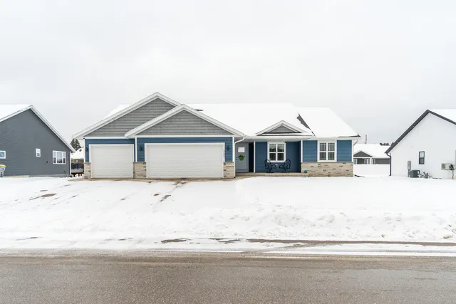 $464,900 | 2007 Spakenburg Road, Holmen, WI 54636