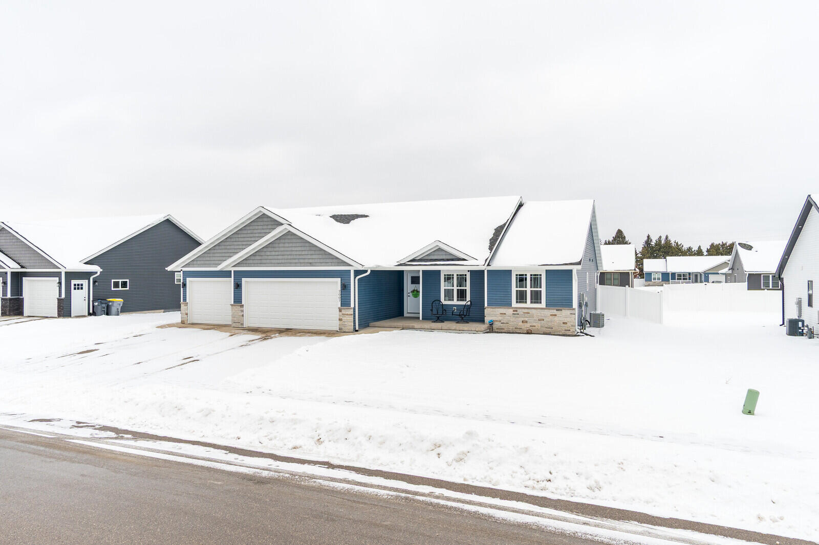 2007 Spakenburg Road Holmen, WI 54636 - Photo 3 of 42 04_2007SpakenburgRd_Exterior4_mls