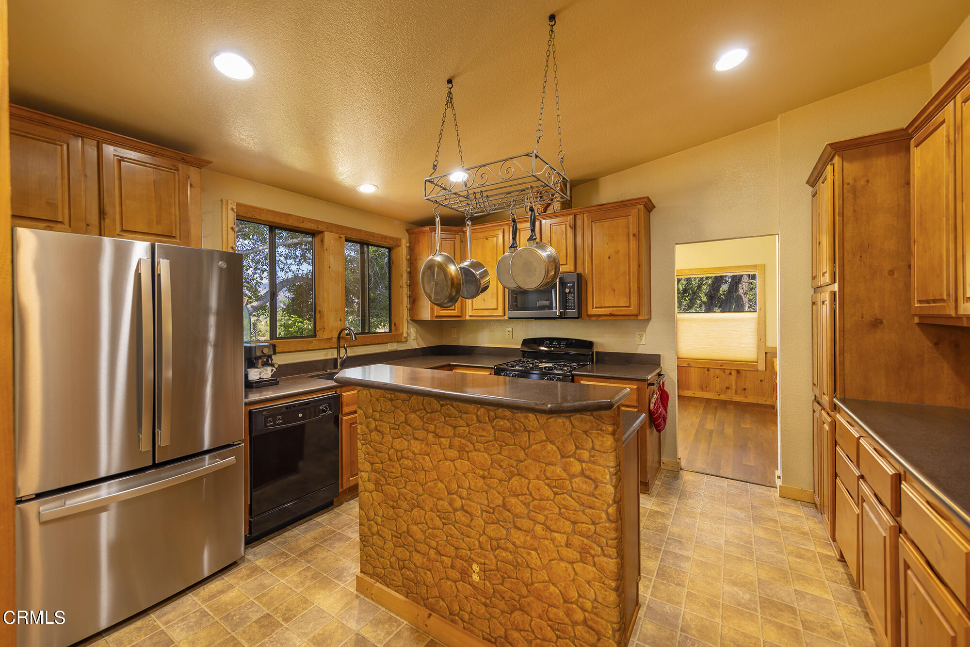 1273 South Rice Road, Unit 83 Ojai, CA 93023 - Photo 11 of 38 S8C_ 1273 S Rice 83_kitchen3