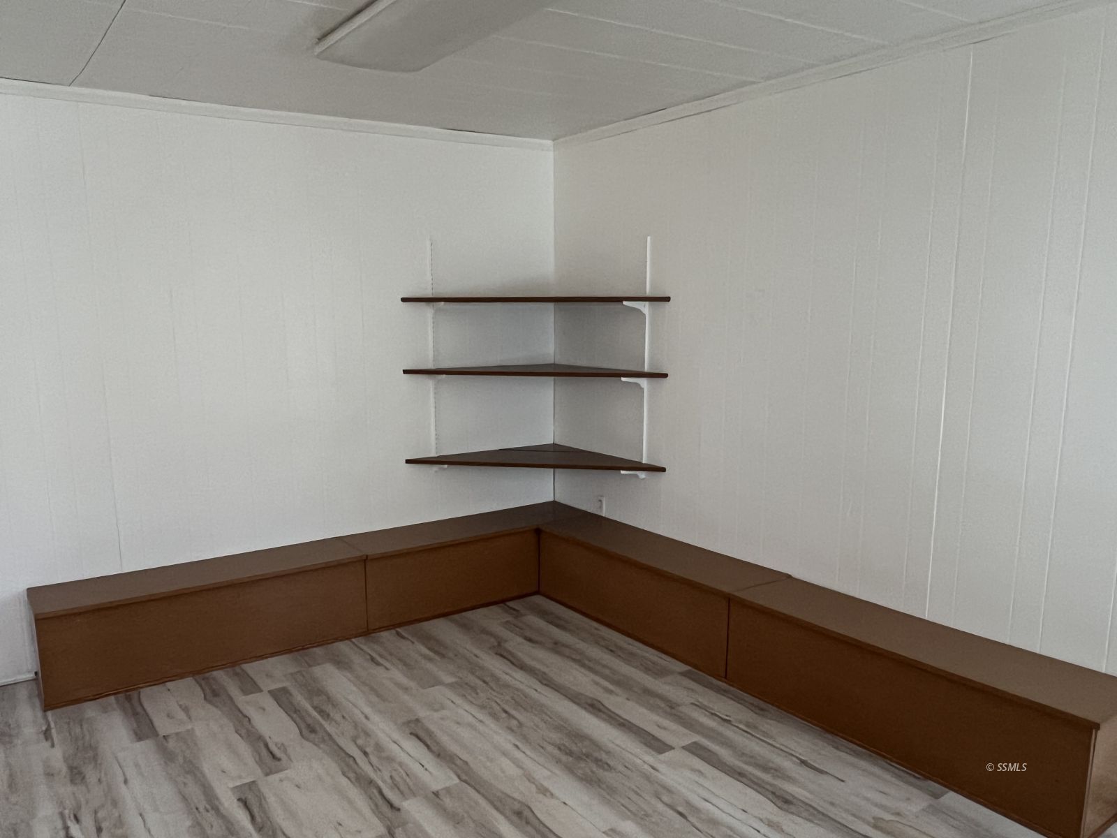 209 South Gold Canyon Street Ridgecrest, CA 93555 - Photo 24 of 33 a view of entryway