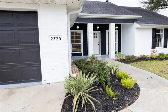 $360,000 | 2720 Twin Oaks Drive, Sulphur, LA 70663