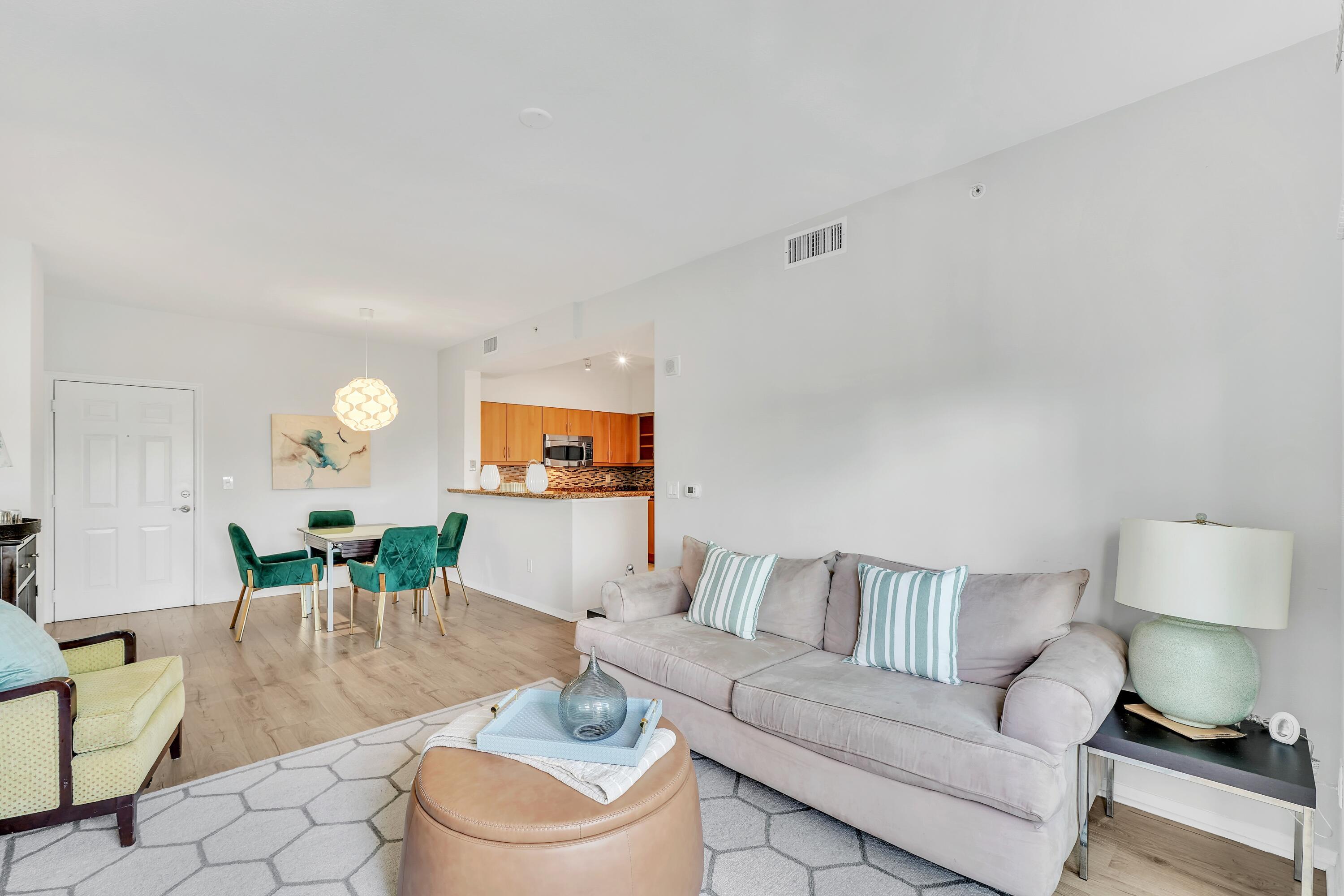 233 South Federal Highway, Unit 425 Boca Raton, FL 33432 - Photo 16 of 49 6 Living Area