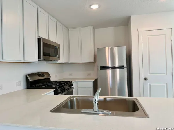 $1,725 | 10319 Munoz Manor, San Antonio, TX 78214