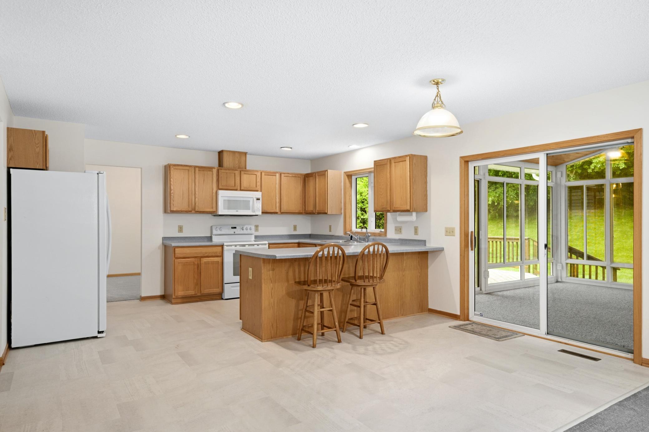 676 Falcon Ridge Road Woodbury, MN 55125 - Photo 13 of 34