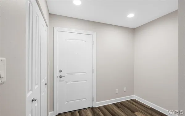 $89,900 | 5696 Kingsbury Avenue, Unit 406, St. Louis, MO 63112