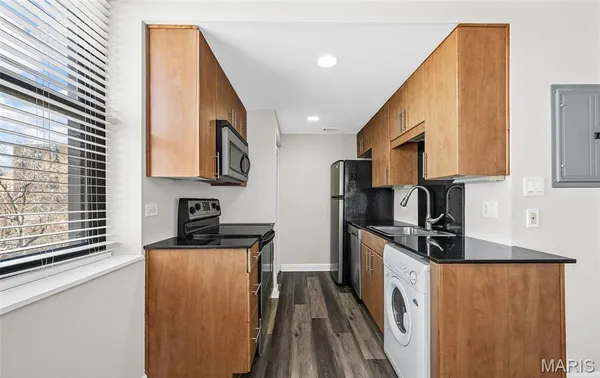 $89,900 | 5696 Kingsbury Avenue, Unit 406, St. Louis, MO 63112