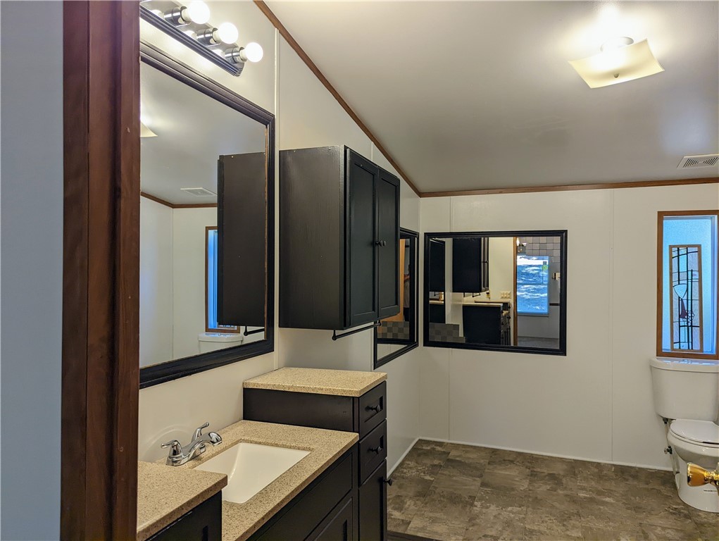 208 Elma Road Anderson, SC 29625 - Photo 12 of 20 Master Bathroom