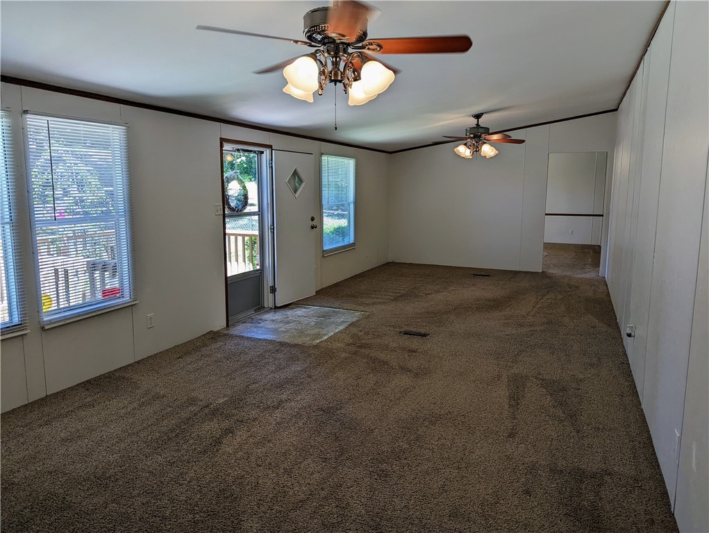 208 Elma Road Anderson, SC 29625 - Photo 4 of 20 Large Living Room