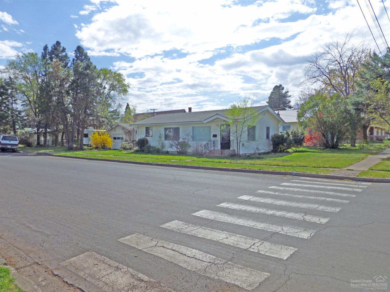 507 Southwest 11th Street Redmond, OR 97756 - Photo 1 of 20 Primary Photo