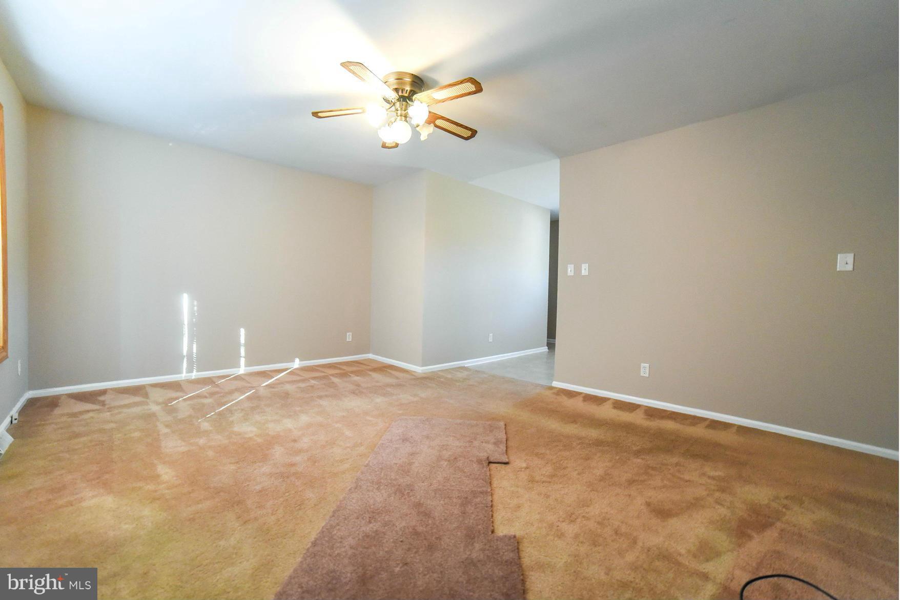 22084 Fox Ridge Road Lexington Park, MD 20653 - Photo 12 of 29 Living room