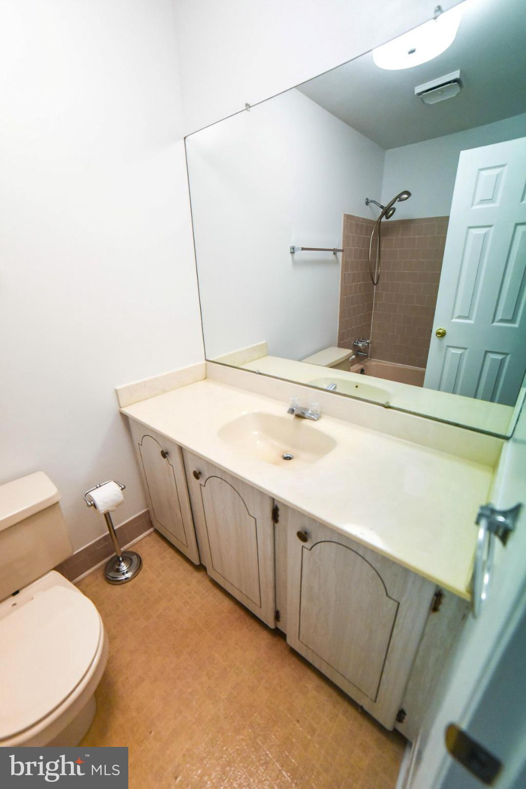 22084 Fox Ridge Road Lexington Park, MD 20653 - Photo 20 of 29 Hall bath