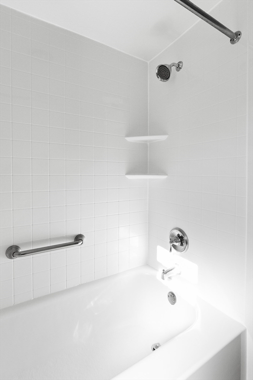 18 Conant Street Beverly, MA 01915 - Photo 24 of 40 a bathroom with a bathtub