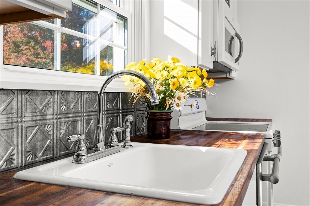 18 Conant Street Beverly, MA 01915 - Photo 8 of 40 a view of table and chair