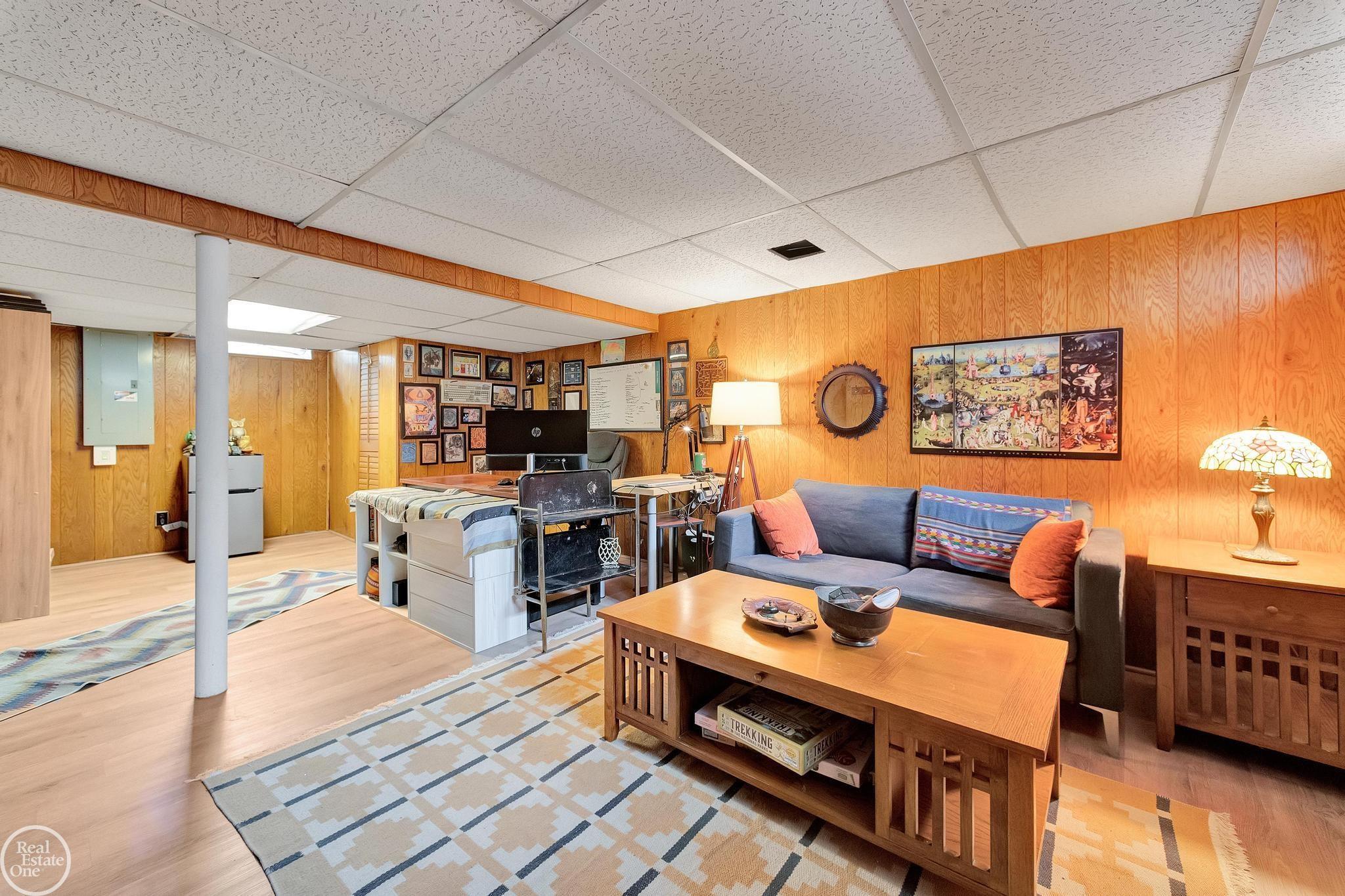 951 Hampton Road Grosse Pointe, MI 48236 - Photo 45 of 85 50147430-5765ed56-7226-441b-87ee-30bb0fa56f99.JPG