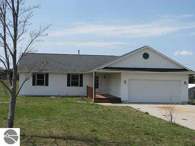 8226 Kingsley Road Kingsley, MI 49649 - Photo 1 of 15 1692100.JPG