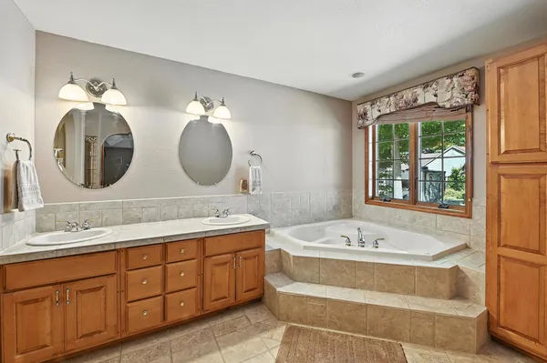 $615,000 | 520 Bayberry Lane, Slinger, WI 53086