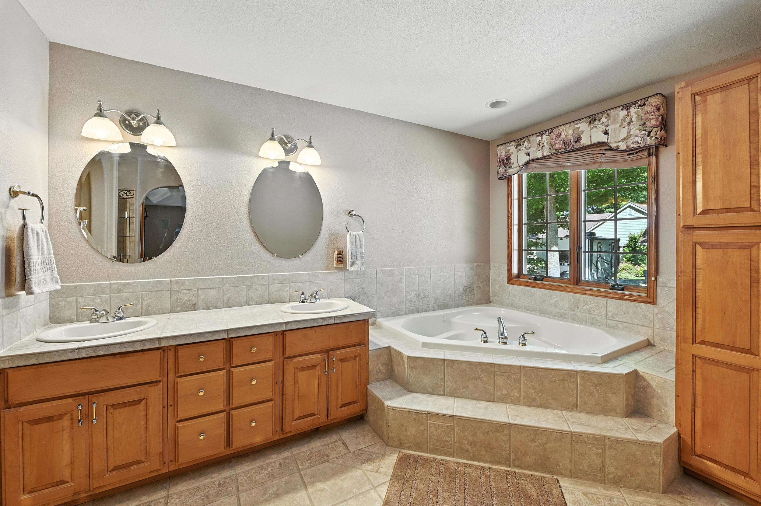 520 Bayberry Lane Slinger, WI 53086 - Photo 16 of 38 22_dsc_0879