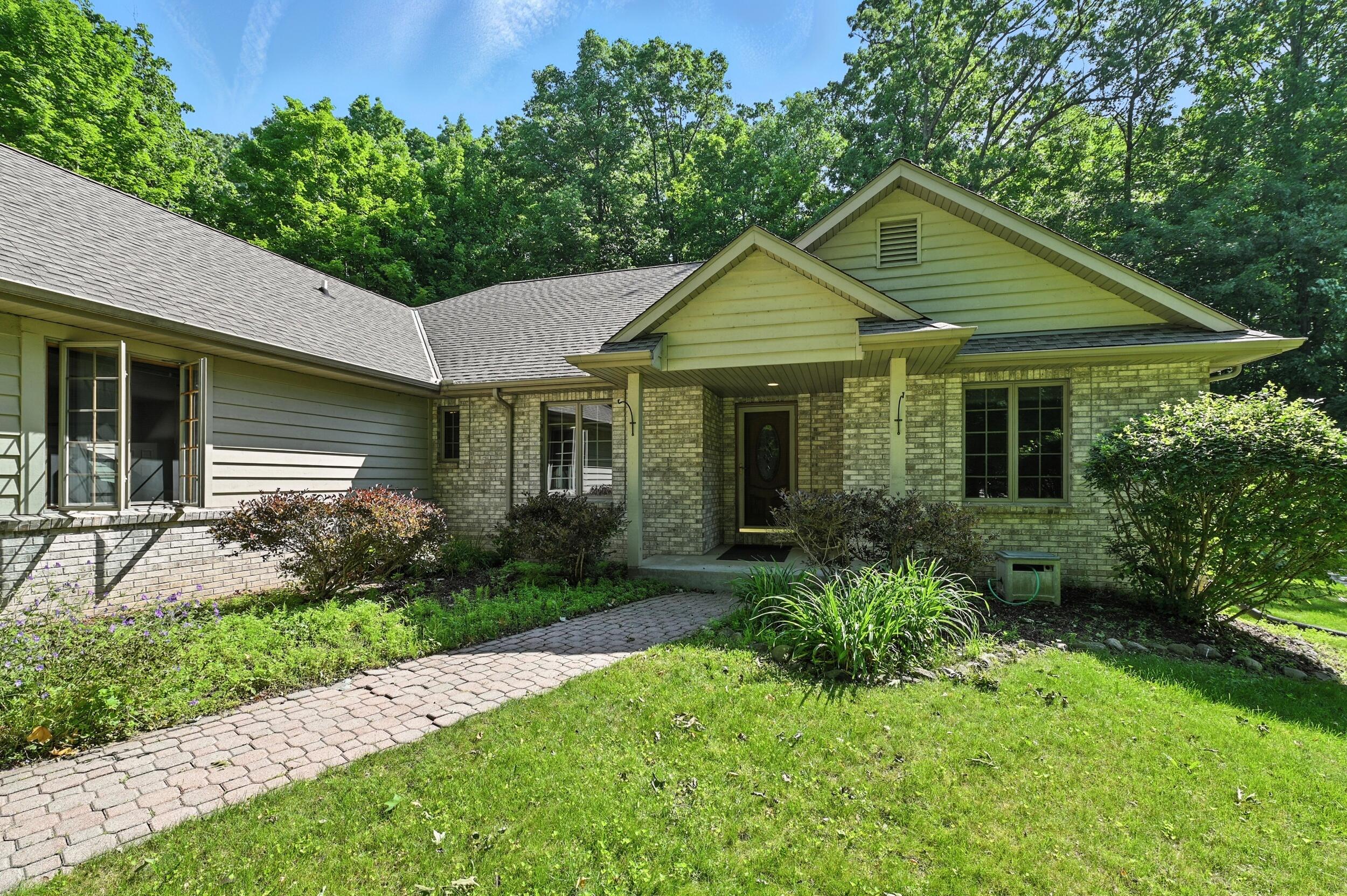 520 Bayberry Lane Slinger, WI 53086 - Photo 2 of 38 1_dsc_0759