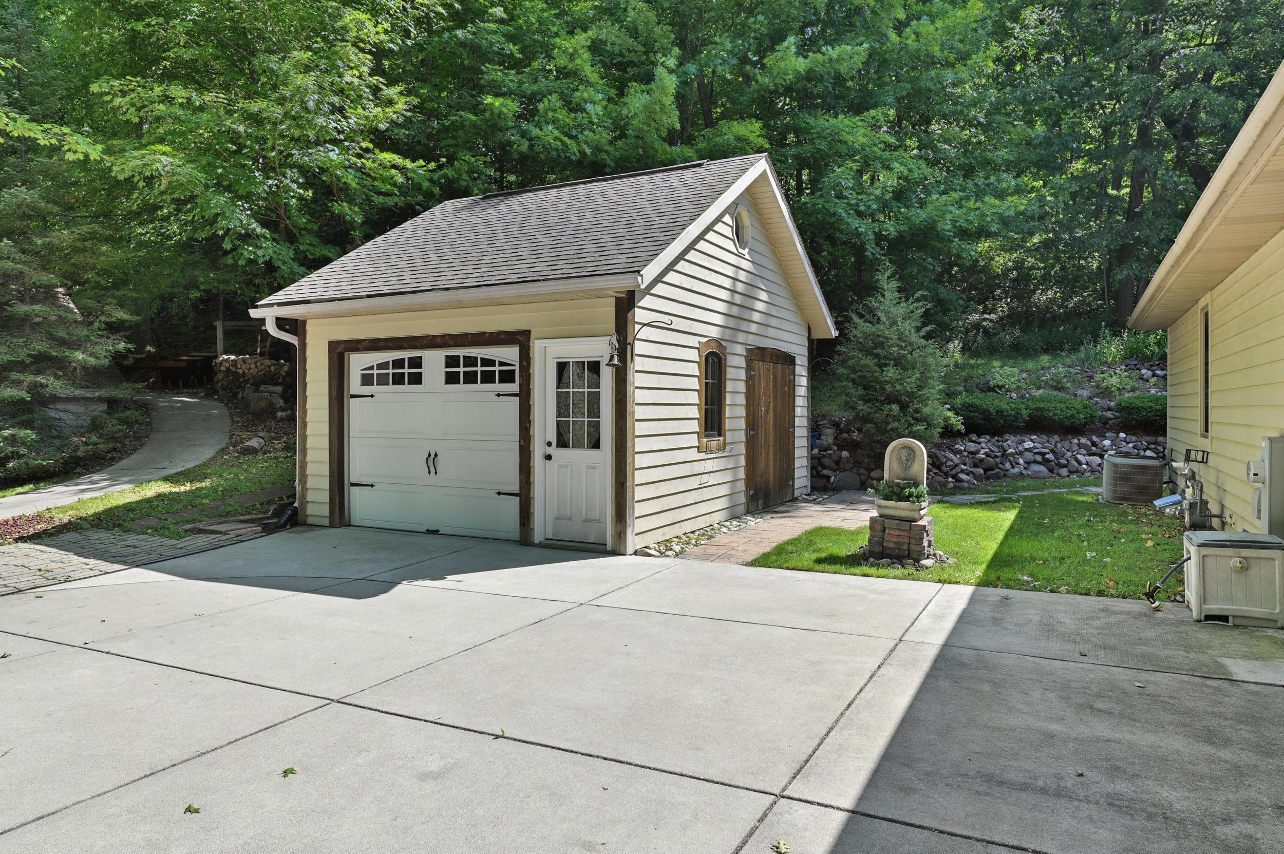 520 Bayberry Lane Slinger, WI 53086 - Photo 30 of 38 30_dsc_0754
