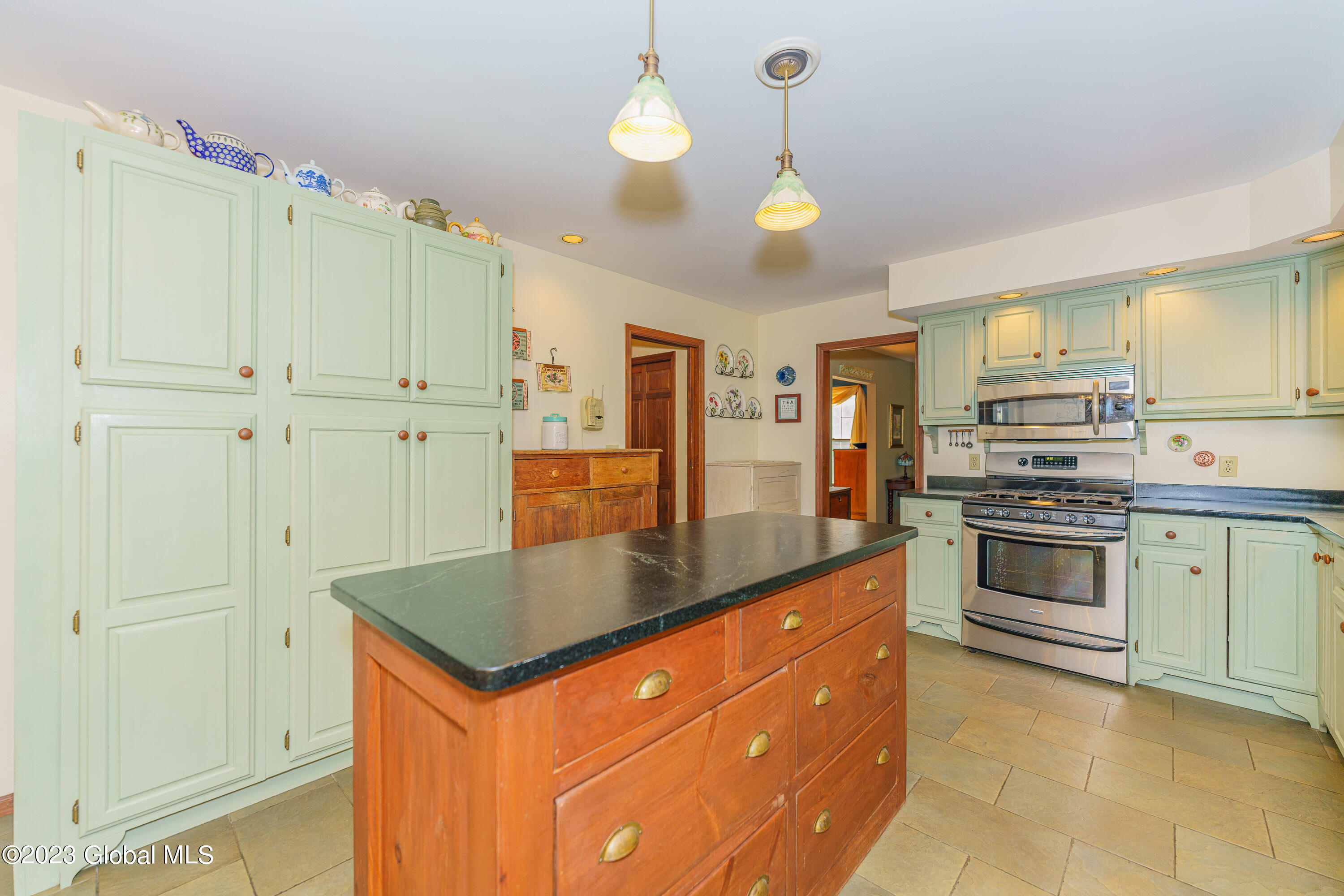 20 Timber Ledge Schodack, NY 12061 - Photo 4 of 61 4 Kitchen 4