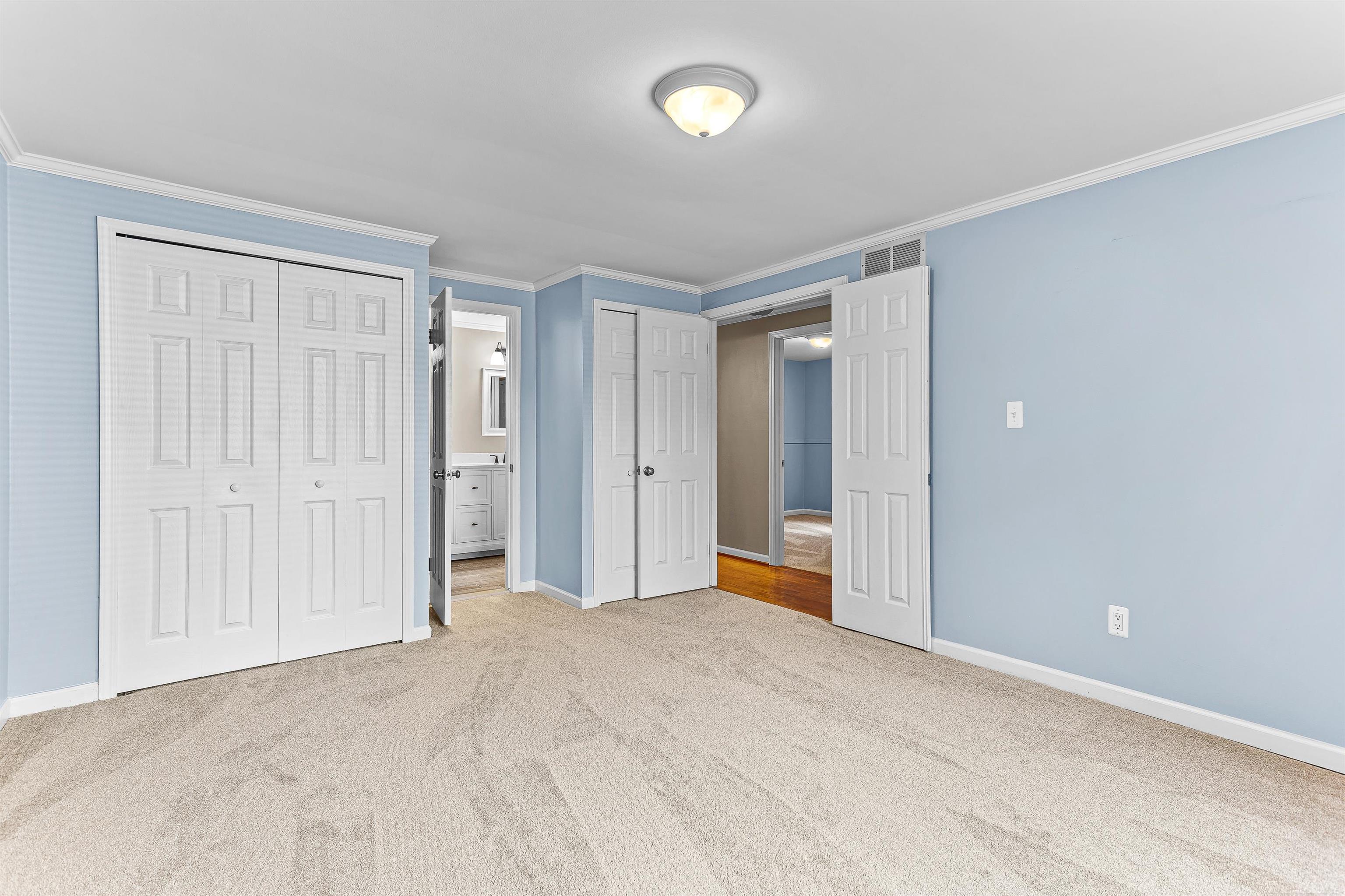21952 Hall Road Trenton, MI 48183 - Photo 37 of 53 50148012-94939772-266b-4c17-80fe-b90d23b25f2f.JPG