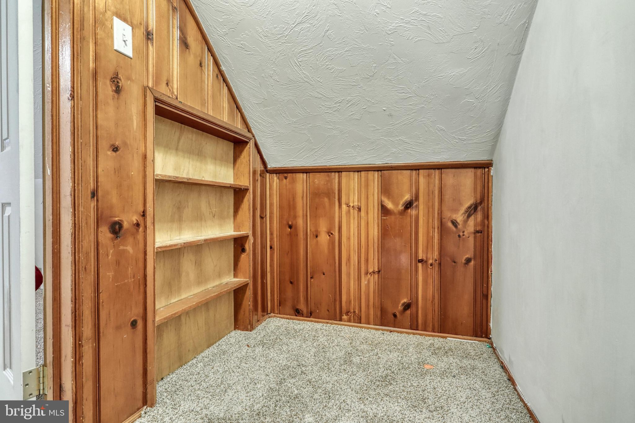 1232 Wogan Road York, PA 17404 - Photo 18 of 25 Upper Level Hallway